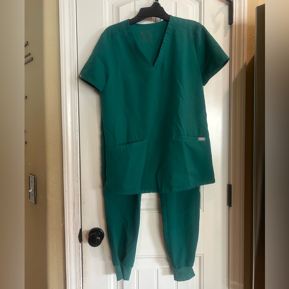Figs Green Scrub Set